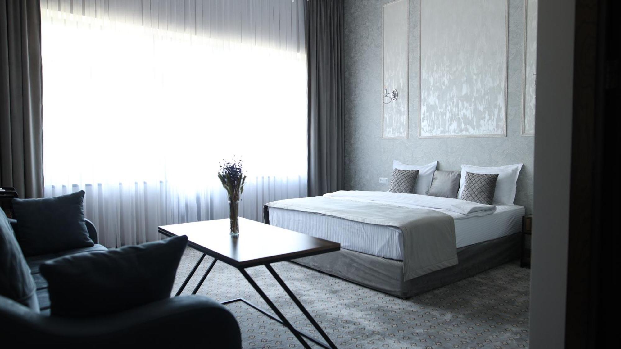 Bmg Hotel By Grigoryans Group Goris Eksteriør billede